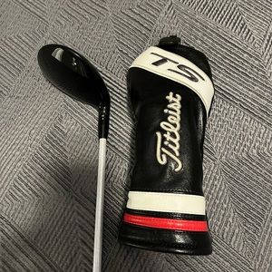 **CLUB HEAD AND HEAD COVER ONLY **